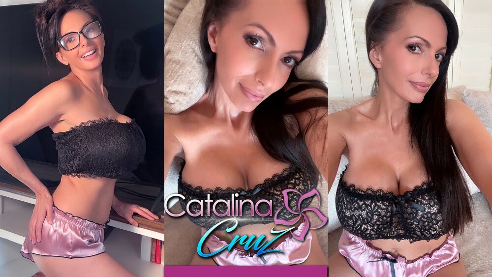 Catalina Cruz Sizzles in Doll It Up 5K VR