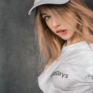 SmelyQ Pornstar