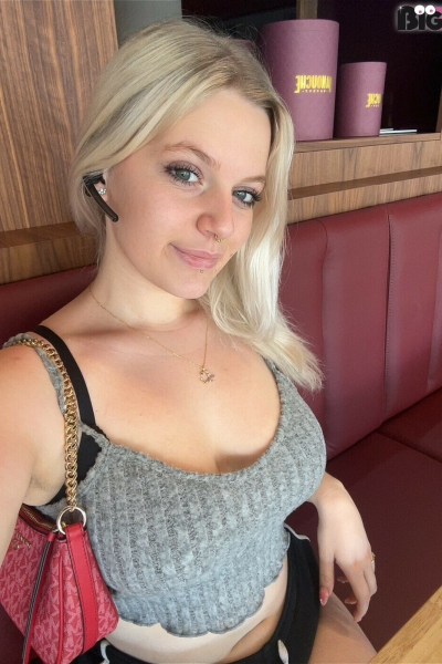 Emily Noir Pornstar