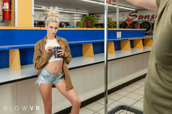 Sensual Blowjob With Kiara Cole - Image 5