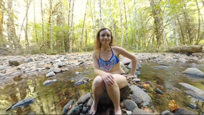 Ana Molly's Sensual Outdoor VR Interview - Image 2