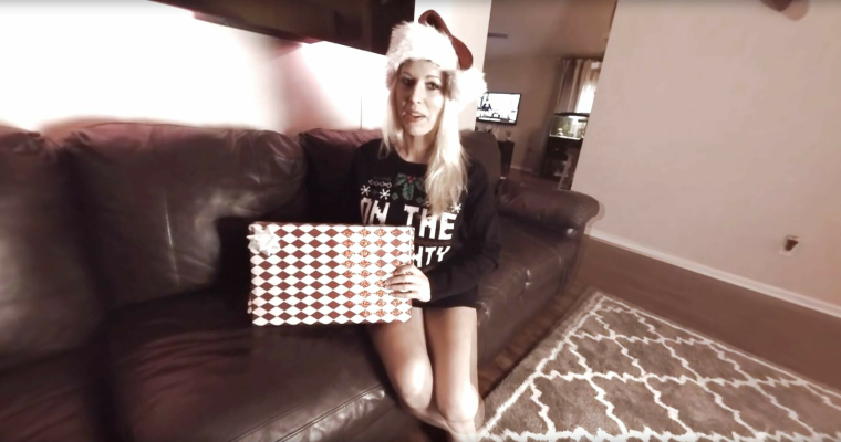 Natasha's Christmas VR Girlfriend Fantasy - Image 1