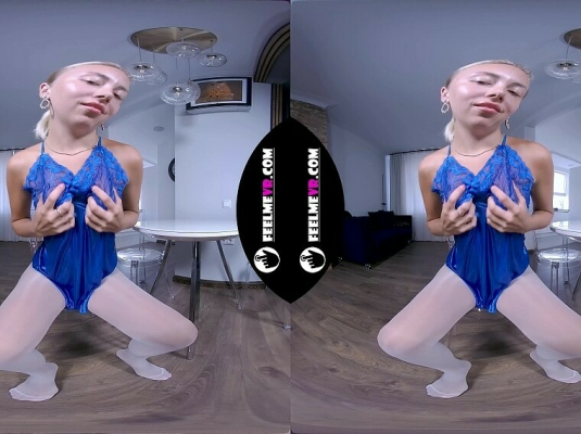 Nico's Sensual VR Solo with Petite Curves - Image 6