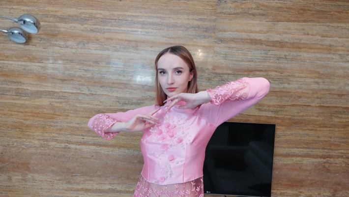 Polly Yangs Squirting & Anal with Older Lover - Image 3