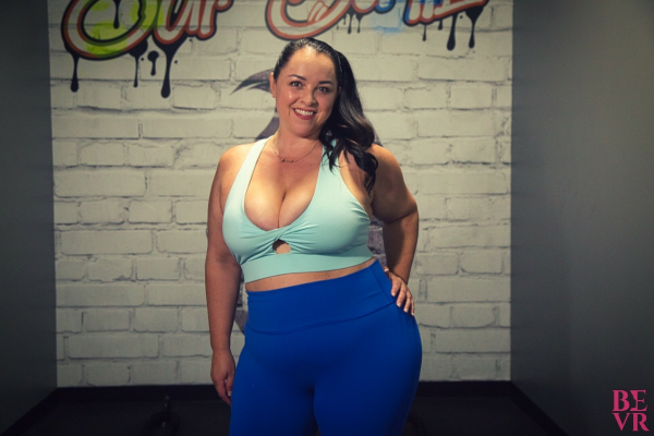 Amanda Thickk Hot Trainer Solo Workout - Image 4