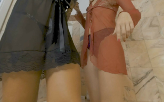 Hot Brunettes Click Together - Image 1