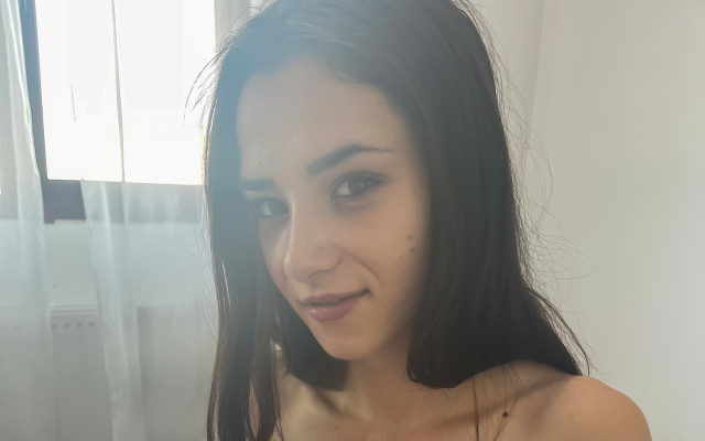 Zoe Foxxy - Horny Step Daughter wants to feel her Step Father's Cock - Image 3