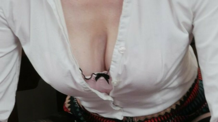 Julia's Dream Job: Sensual Lingerie Tease - Image 3