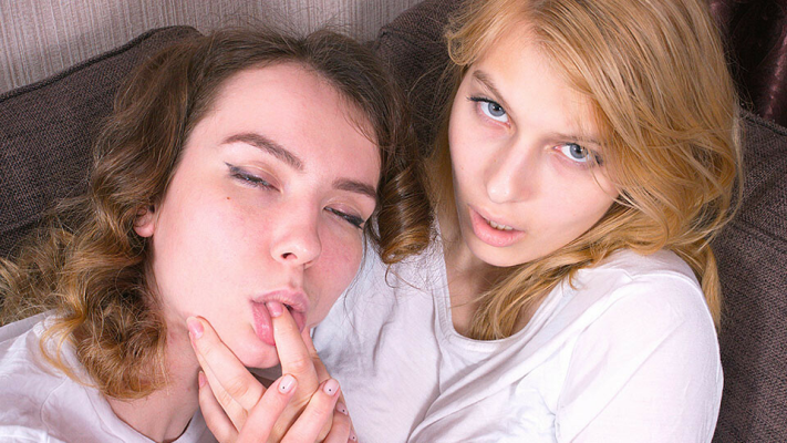 Alice Paradise And Cielle Lesage Get Naked To Play In VR Today - Image 2