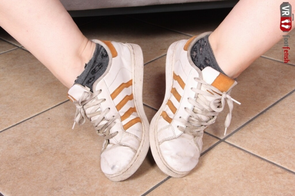 Ammalia's Sweaty Feet Fetish Tease in 4K VR - Image 3